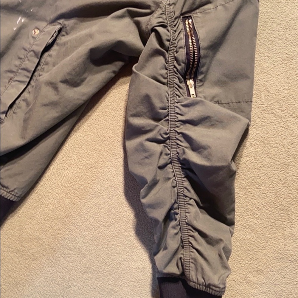 Jacket - Picture 5 of 6